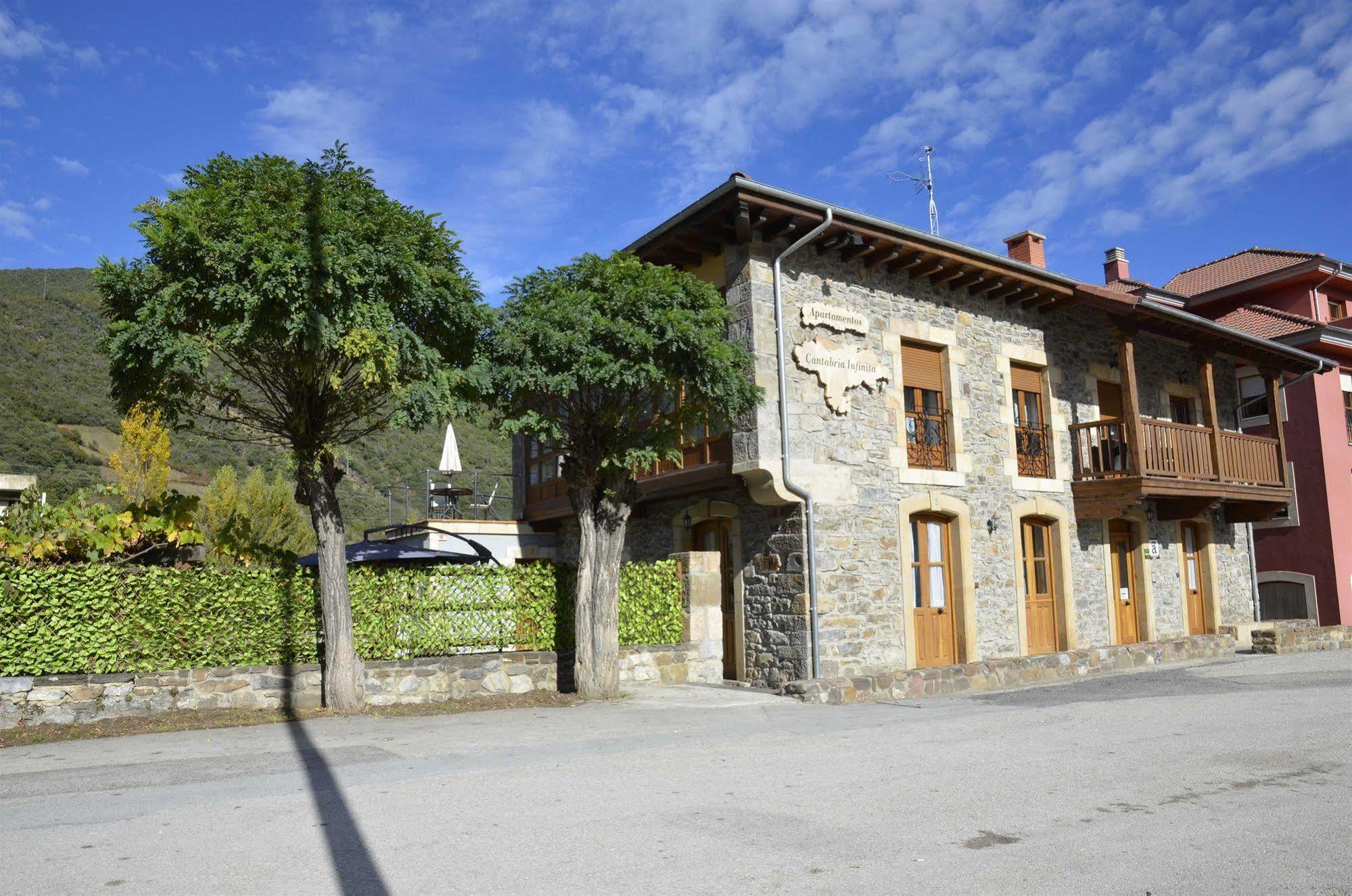 Apartamentos Spa Cantabria Infinita Cillorigo de Liebana Екстер'єр фото